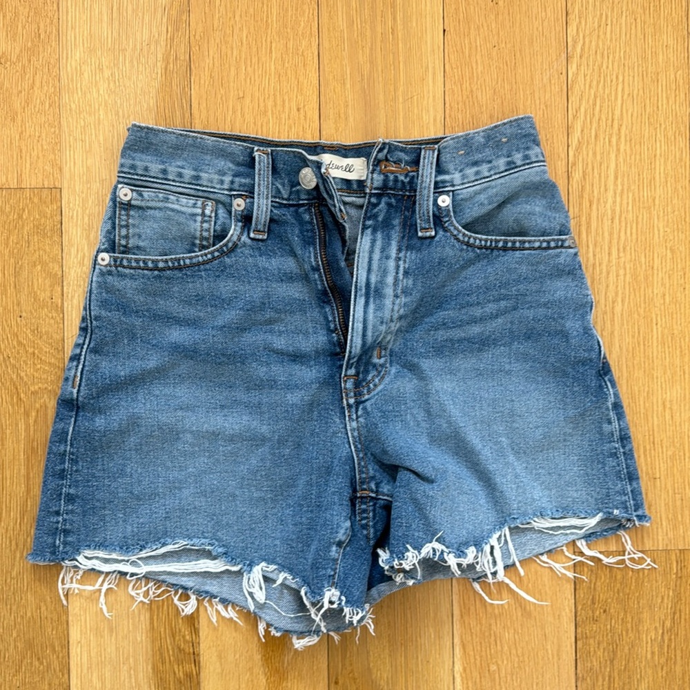 Madewell The Mom Jeans Short